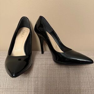 Classic Black Stiletto Heels with Pointed Toe